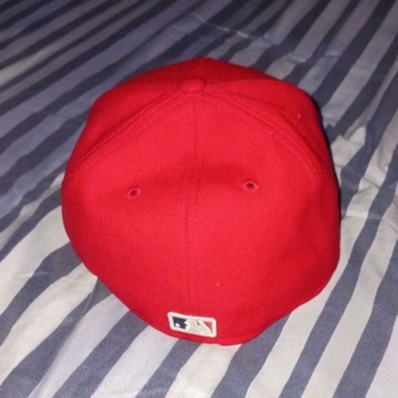 Fitted Cap - Picture 3 of 7